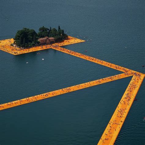 Christo Y Jeanne Claudethe Floating Piers Artishock Revista