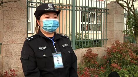 我为群众办实事：民警送关爱，情暖留守儿童普定县疫情社区