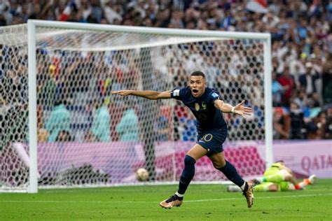 Em final histórica Argentina vence França nos pênaltis e é tricampeã