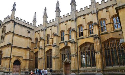 Harry Potter Tour of Oxford by Oxford University Students