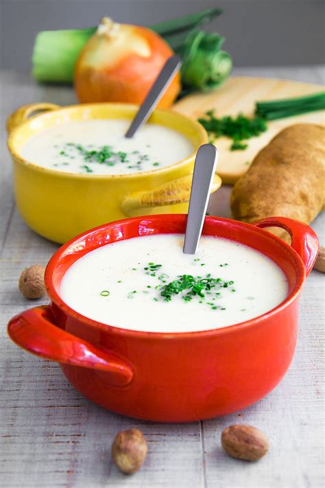 VICHYSSOISE RECIPE & HISTORY - all you need to know!