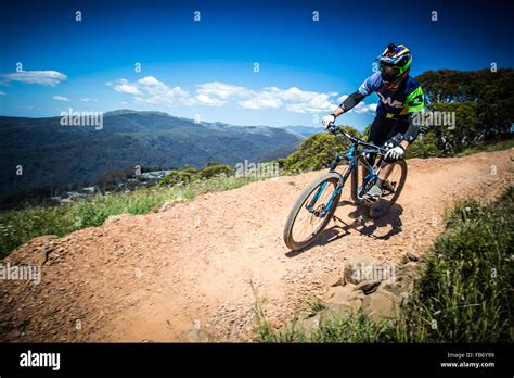 Mt Buller Australia December 29 2015 Downhill Mountain Bike Riders