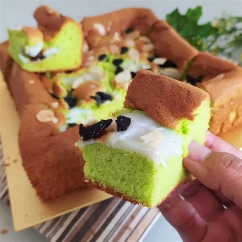 Cake Pandan Kelapa Muda Rico