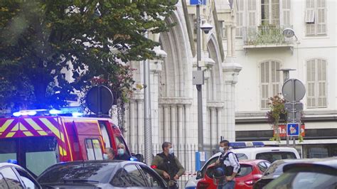 Attentato Con Coltello Nella Basilica Di Notre Dame A Nizza Tre Morti