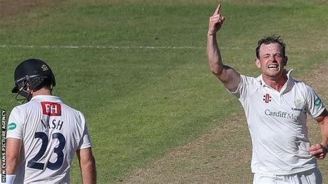 County Championship Sussex Edge Home In Thriller With Glamorgan Bbc Sport