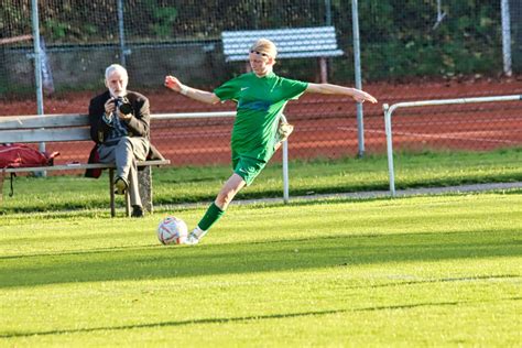 B Juniorinnen Auf Dem Weg Zur Herbstmeisterschaft Fc Forstern