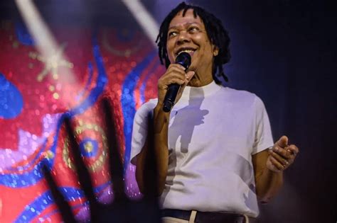 Djavan proíbe Globo de transmitir seu show relembre artistas que