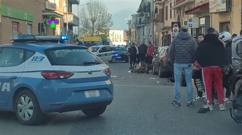 Torre Annunziata Incidente In Via Vittorio Veneto Impatto Tra Auto E