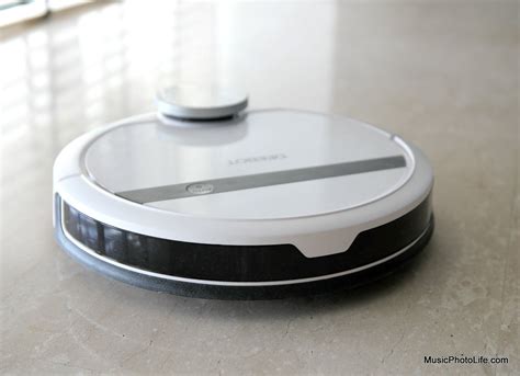 Ecovacs Deebot 900 Review Robot Vacuum Cleaner