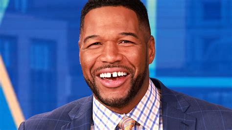 Michael Strahan Fans Are Creeped Out By Two Eerie Details In The Background Of New Home Video On