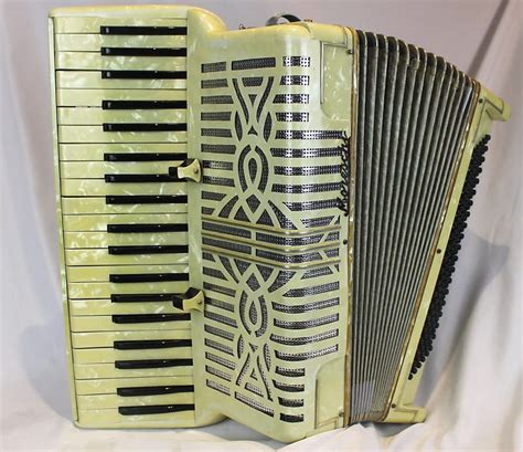 6204 Cream Moreschi Piano Accordion LMM 41 120 Reverb