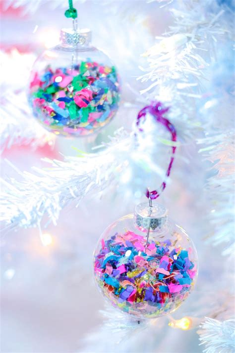 Diy Confetti Holiday Ornaments The Confetti Bar Diy Christmas