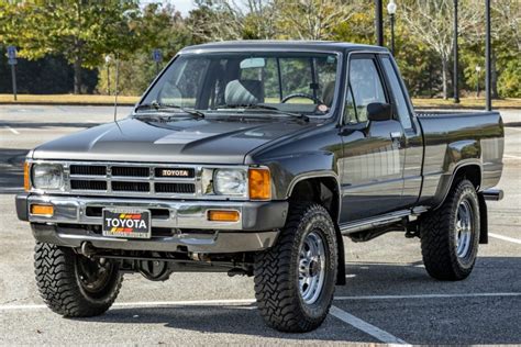 1984 Toyota Pickup Xtracab SR5 4x4 5-Speed for sale on BaT Auctions ...