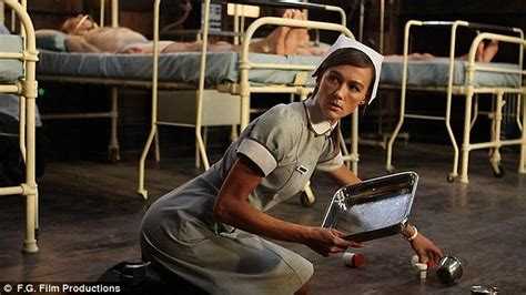 Kellan Lutz S Girlfriend Sharni Vinson Parades Her Six Pack In A Ruffled Bikini On Cronulla