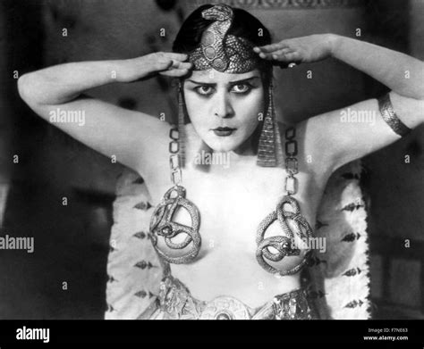 Theda bara hi-res stock photography and images - Alamy