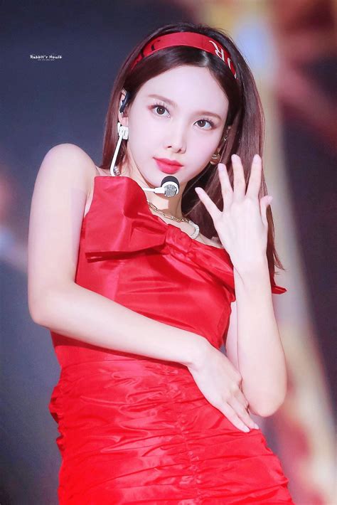 Pin By Lulamulala On Twice Nayeon Nayeon Korean Girl Groups South Hot