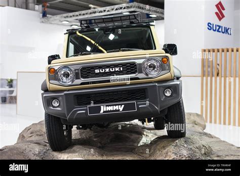 Suzuki Jimny X Off Road Fotos Und Bildmaterial In Hoher Aufl Sung