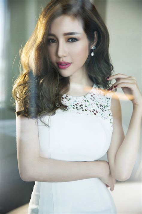Hot girl ngực khủng Elly Trần khoe hình ảnh tóc ngắn Phụ Nữ Gia Đình