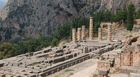 El Templo De Apolo En Delfos Y Su Historia