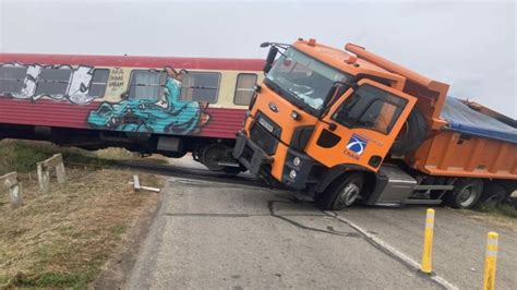 Accident feroviar grav în Timiș un tren a lovit un camion Trafic blocat