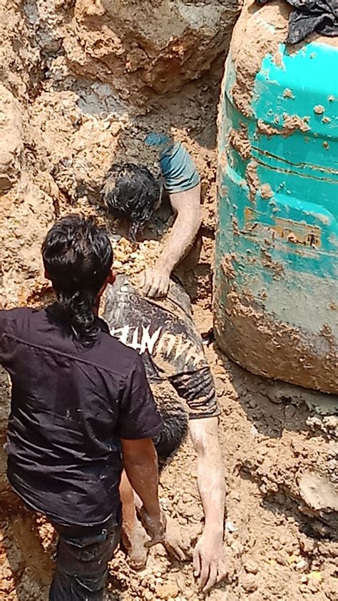 Dua Orang Meninggal Tertimbun Tanah Longsor Di Proyek Galian Tanah