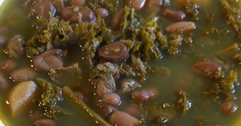 Caldo de verduras con kale habitas y judías blancas Receta de Manel