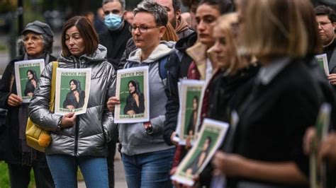 Iranian Embassy Protesters Clash With Police In London Bbc News