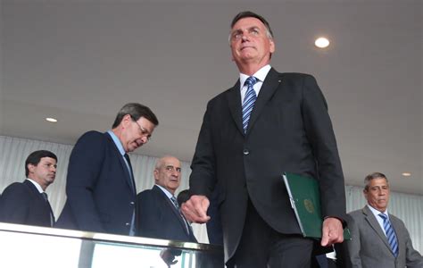 Tcu Determina Que Bolsonaro Devolva Em 5 Dias Presentes Sauditas E