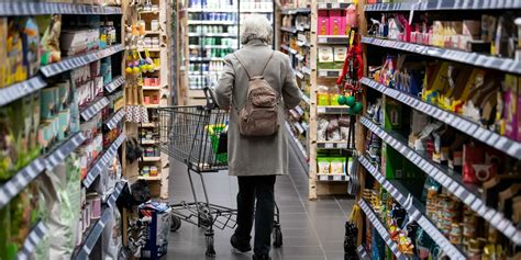 L Cken In Supermarkt Regalen Streik Zeigt In Welchem Luxus Wir Leben