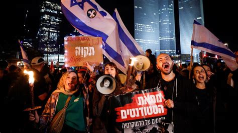 Israel Zehntausende Demonstrieren In Tel Aviv Gegen Geplante