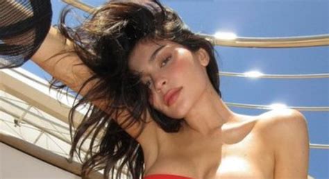 Kylie Jenner një bombë e vërtetë me bikini
