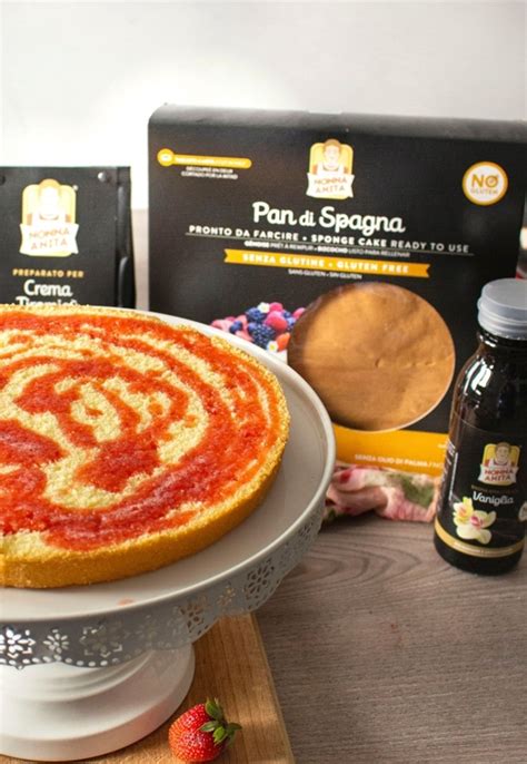NAKED CAKE CON CREMA TIRAMISU E FRAGOLE Dolci Di Frolla