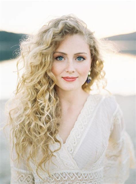 20 Perfect Curly Hairstyles For Wedding Hairdo Hairstyle