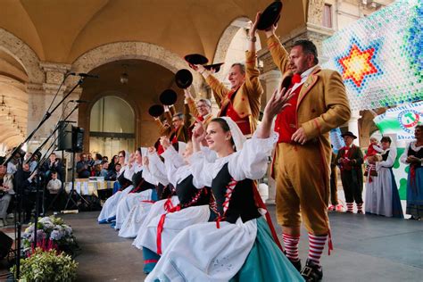 Manteniamoci Folk Festival Di Tradizioni Popolari Prolocosarnico