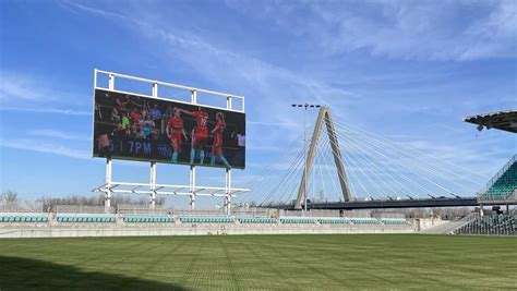 Kansas City Current unveils scoreboard at CPKC Stadium