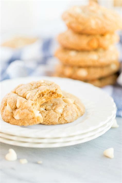 White Chocolate Macadamia Cookies - Bunny's Warm Oven