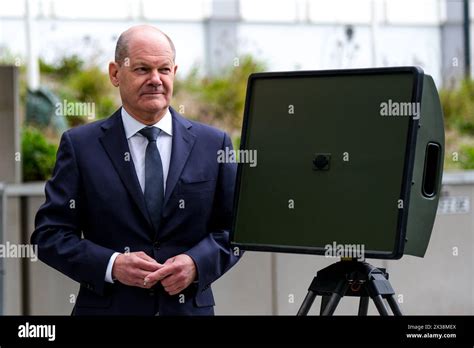 Wiesbaden Bundeskanzler Olaf Scholz Besucht Das Bundeskriminalamt Bka