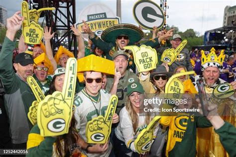 5,486 Greenbay Packers Fans Stock Photos, High-Res Pictures, and Images ...