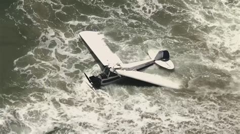 Small Plane Crashes Into Ocean In Huntington Beach Fox 11 Los Angeles