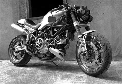 Ducati Monster 900 Custom