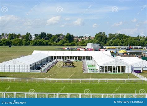 Chester Racecourse Fotografía Editorial Imagen De Curva 127315372