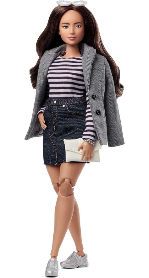 Barbie Signature Barbiestyle Fashion Doll And Clothing Set