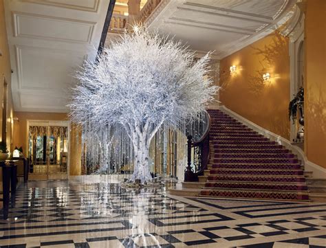 21 Stunning Hotel Christmas Trees – Forbes Travel Guide Stories