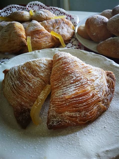 Sfogliatelle Ricce Napoletane Le Ricette Di Mavi