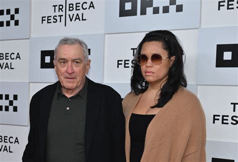 L employée de De Niro est une femme blanche célibataire psychotique