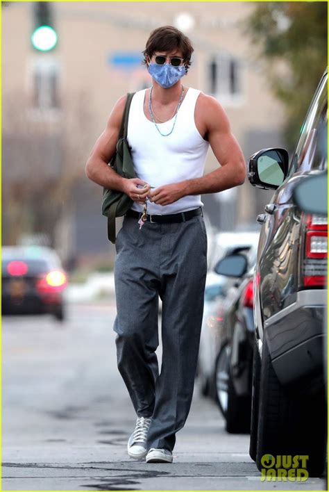 Jacob Elordi Shows Off Toned Muscles After a Workout: Photo 4541472 | Photos | Just Jared ...