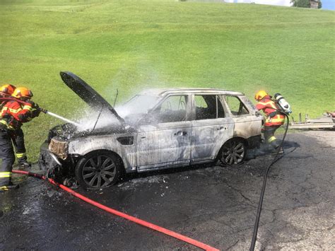 Wildhaus Sg Auto Ger T Wegen Technischem Defekt In Brand Polizeinews Ch