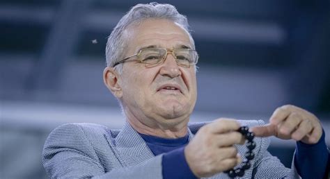 Gigi Becali a desființat trei fotbaliști și i a pus pe lista neagră