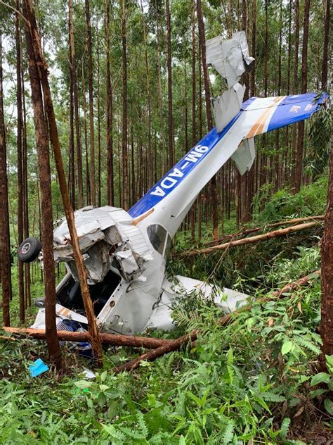 Nahas Pesawat Terhempas Dua Mangsa Dibawa Ke Hospital Mg Perak