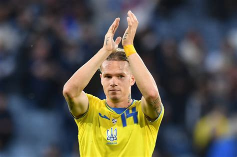 Chelsea agree €100m deal for Mykhailo Mudryk and hijack Arsenal move ...